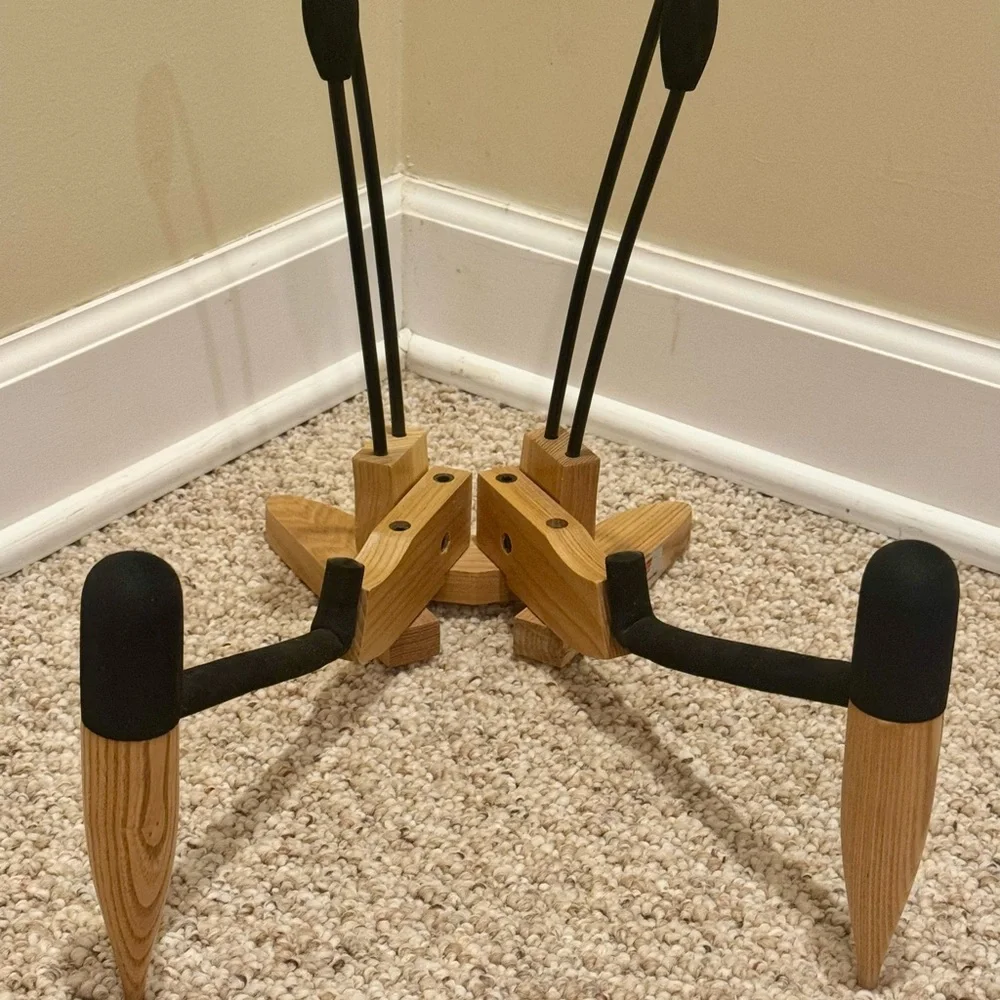 Stageline Wooden Guitar Stand - Picture 2 of 6